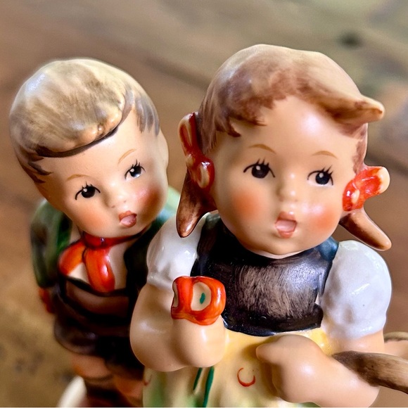 Vintage Hummel Figurine To Market Hum 49 - Picture 2 of 6